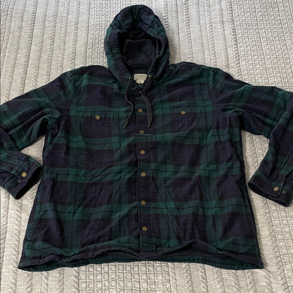 L.L. Bean Fleece Lined Plaid Hooded Flannel in Green and Navy ItemID:513831 - Picture 2 of 6